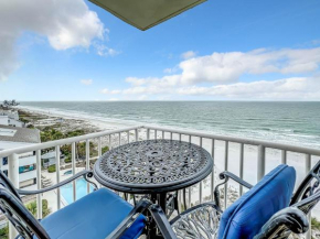 Oceanfront Condo Sleeps 6 Walk To Beach Pool